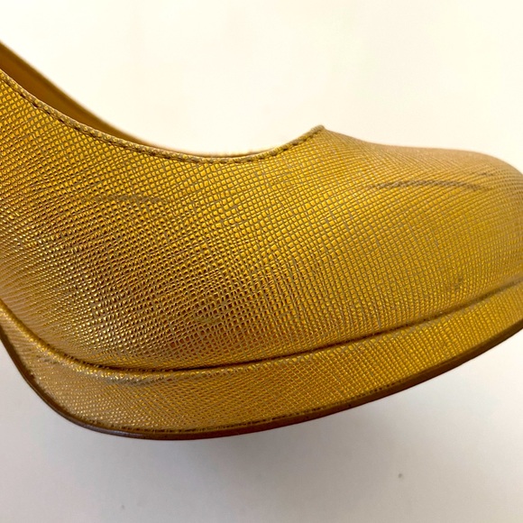 Nine West Gold Pumps 8.5 - Picture 9 of 9